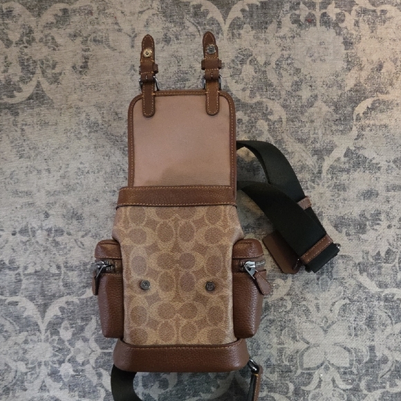 Coach Brown and Tan Shearling Crossbody Bag - Picture 4 of 16